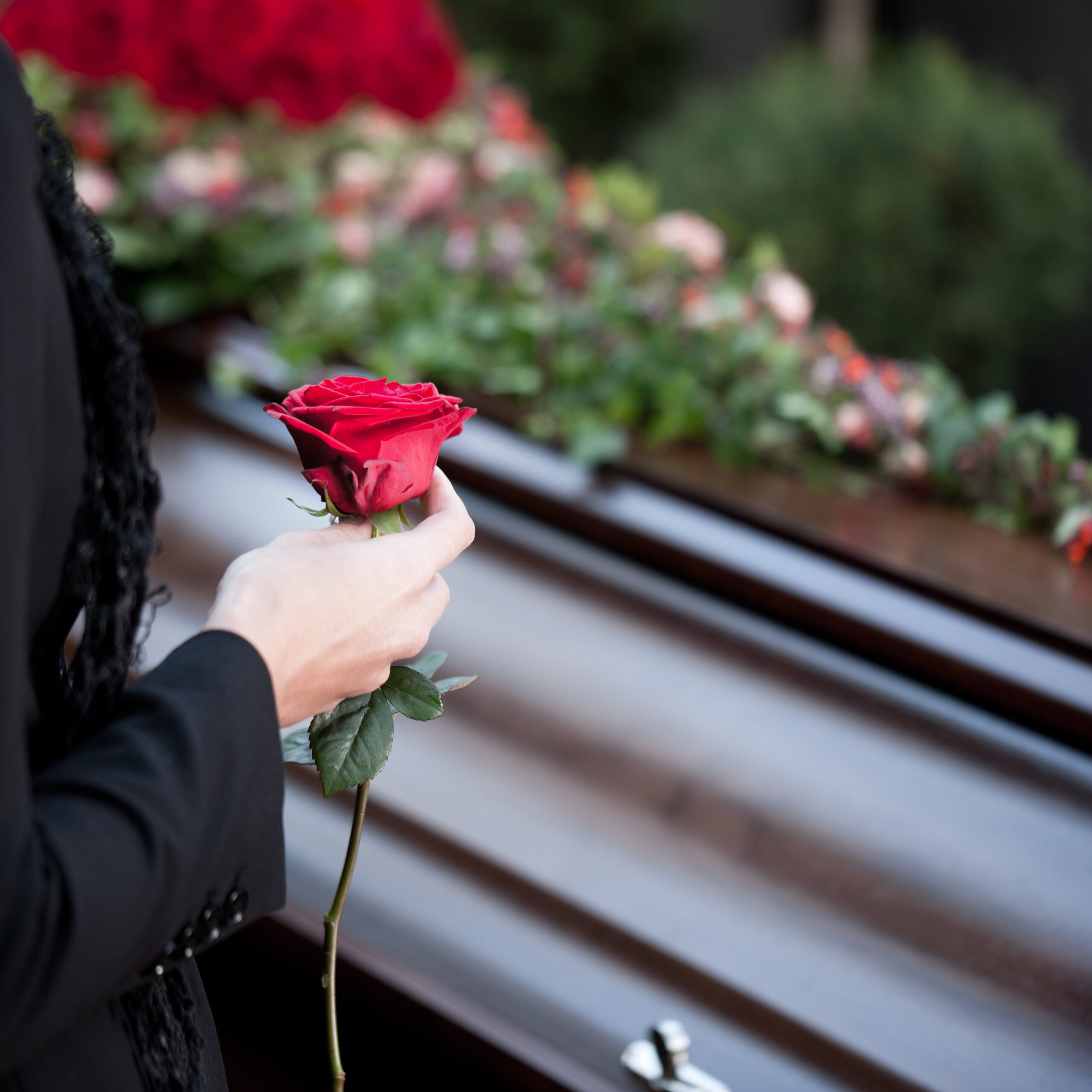 Beerdigung-©-AdobeStock_36229387-scaled-aspect-ratio-1-1